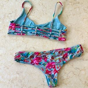 San Lorenzo minimal coverage Bikini Top & Bottom Size Small #HotGirlSummer